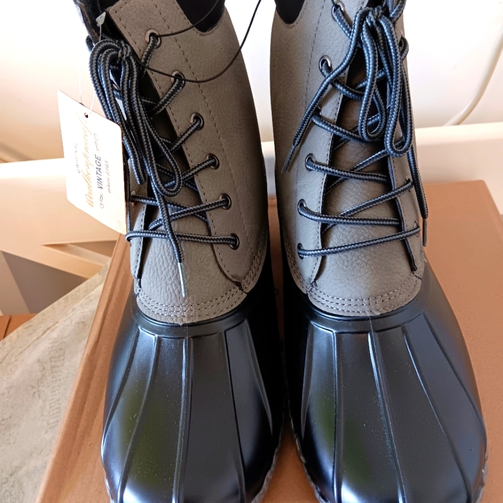 Weatherproof  Boots size 8. New in box, not tried on.